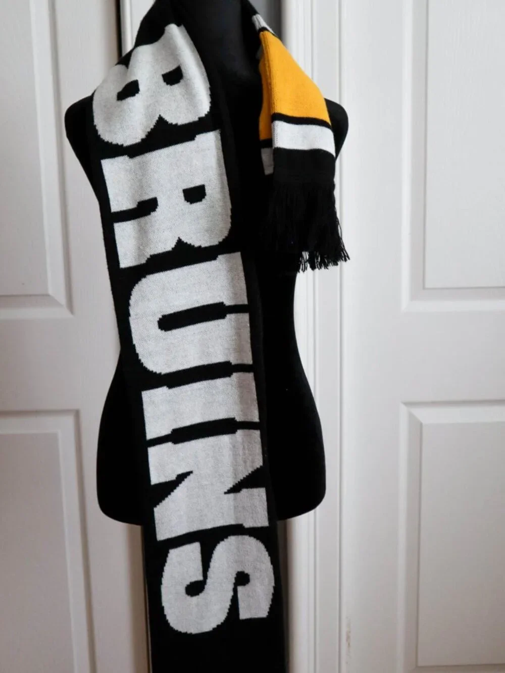 Fan Favorite Boston Bruins NHL Long Winter Scarf Logo Black & Gold One Size
